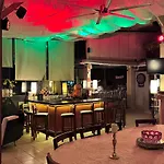 La Perla Hotel Boutique B&B